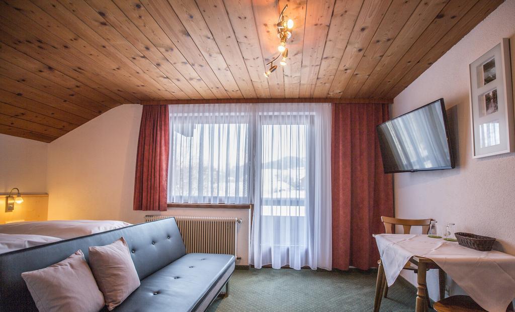 Gaestehaus-Pension Barbara Andelsbuch Pokoj fotografie