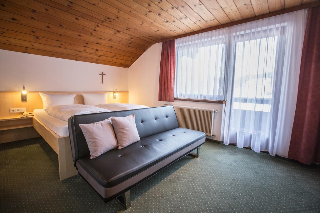 Gaestehaus-Pension Barbara Andelsbuch Pokoj fotografie