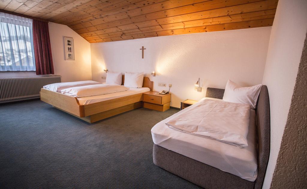 Gaestehaus-Pension Barbara Andelsbuch Pokoj fotografie