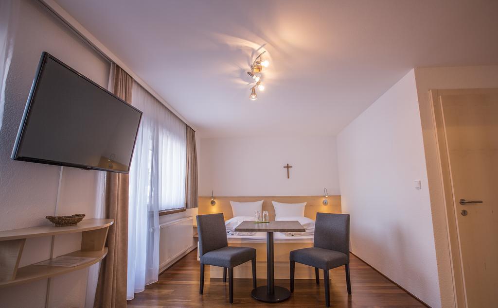 Gaestehaus-Pension Barbara Andelsbuch Pokoj fotografie